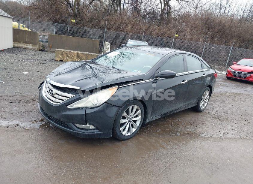 Photo 2 of 2011 Hyundai Sonata SE (VIN 5NPEC4AC8BH050292)