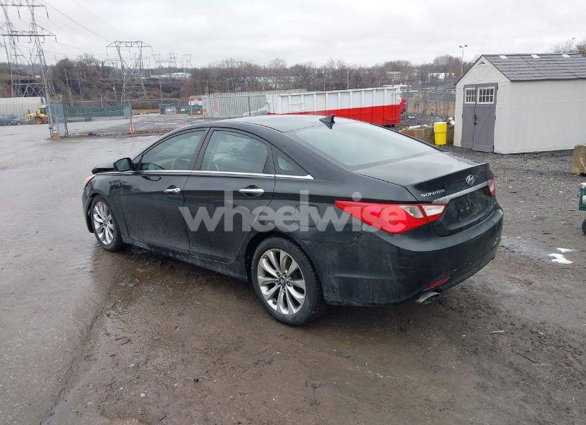 Photo 3 of 2011 Hyundai Sonata SE (VIN 5NPEC4AC8BH050292)