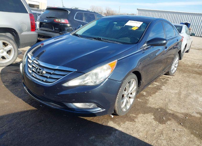 Photo 2 of 2011 Hyundai Sonata SE (VIN 5NPEC4AC8BH054052)