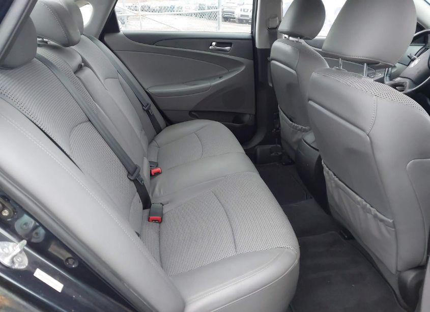 Photo 8 of 2011 Hyundai Sonata SE (VIN 5NPEC4AC8BH063026)