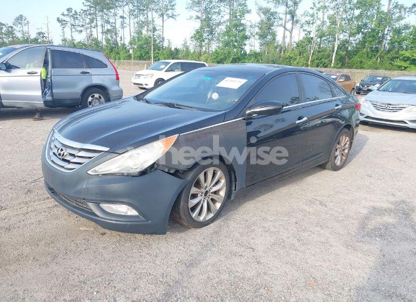 Photo 2 of 2011 Hyundai Sonata SE (VIN 5NPEC4AC8BH068243)