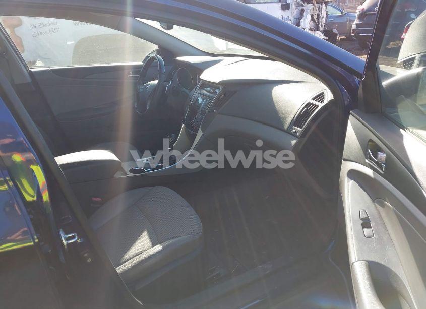 Photo 5 of 2011 Hyundai Sonata SE (VIN 5NPEC4AC8BH075144)