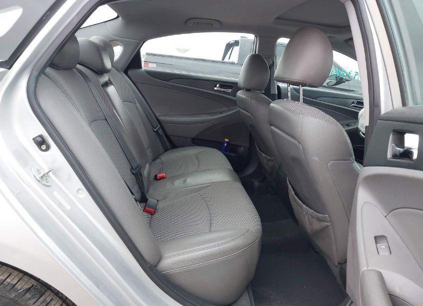 Photo 8 of 2011 Hyundai Sonata SE (VIN 5NPEC4AC8BH101029)