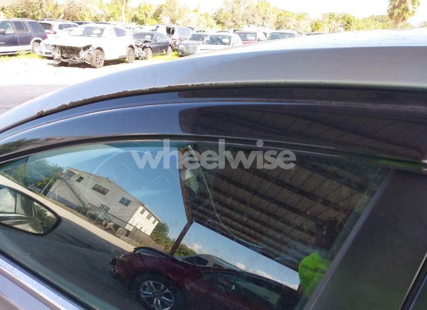 Photo 14 of 2011 Hyundai Sonata SE (VIN 5NPEC4AC8BH108255)