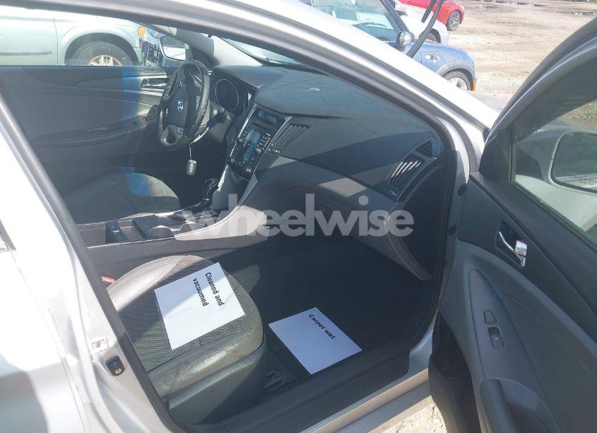 Photo 5 of 2011 Hyundai Sonata SE (VIN 5NPEC4AC8BH108255)