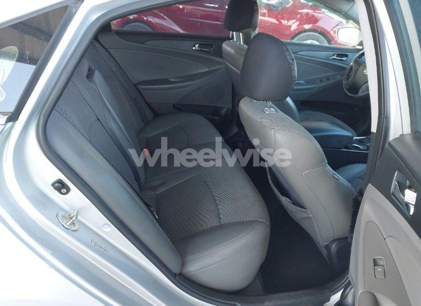 Photo 8 of 2011 Hyundai Sonata SE (VIN 5NPEC4AC8BH108255)