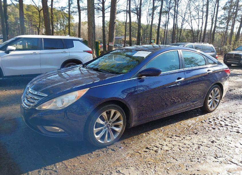 Photo 2 of 2011 Hyundai Sonata SE (VIN 5NPEC4AC8BH163899)