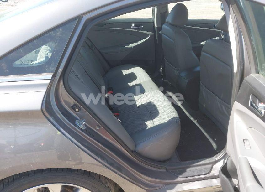 Photo 8 of 2011 Hyundai Sonata SE (VIN 5NPEC4AC8BH197759)