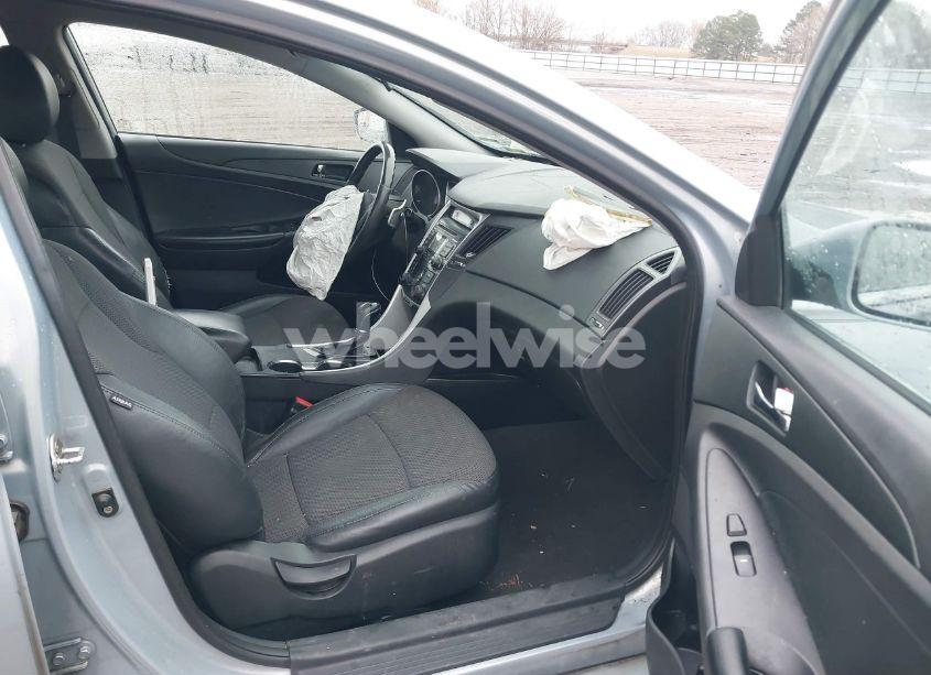 Photo 5 of 2011 Hyundai Sonata SE (VIN 5NPEC4AC8BH243347)