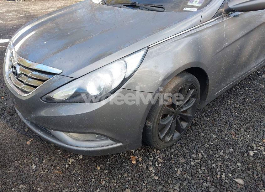 Photo 6 of 2011 Hyundai Sonata SE (VIN 5NPEC4AC8BH280091)