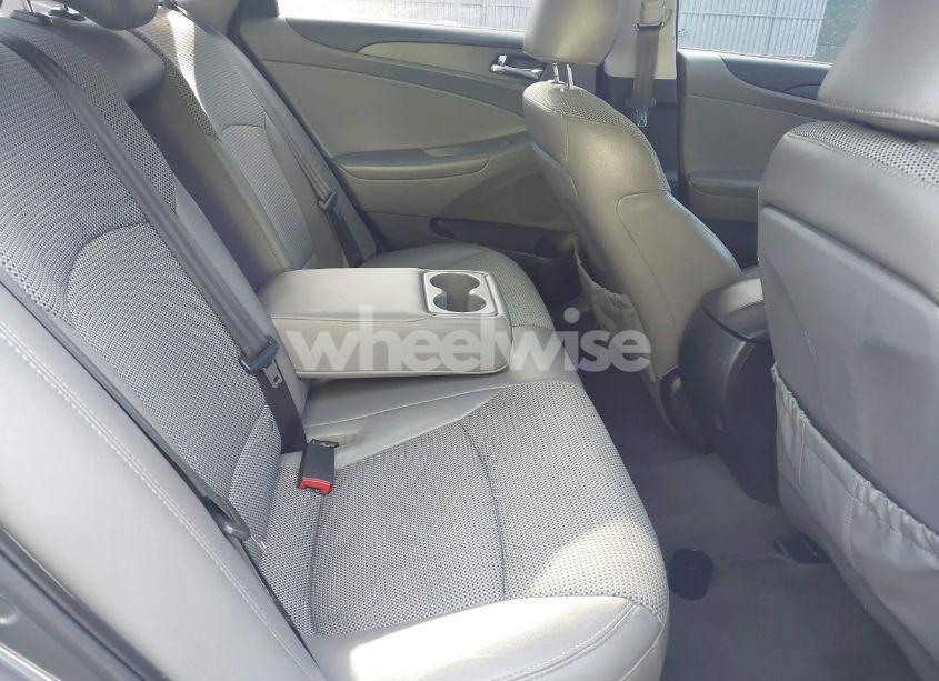 Photo 8 of 2011 Hyundai Sonata SE (VIN 5NPEC4AC8BH280091)