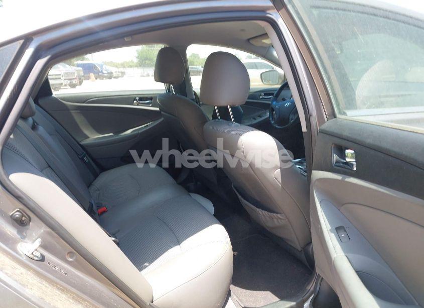 Photo 8 of 2012 Hyundai Sonata SE (VIN 5NPEC4AC8CH418438)