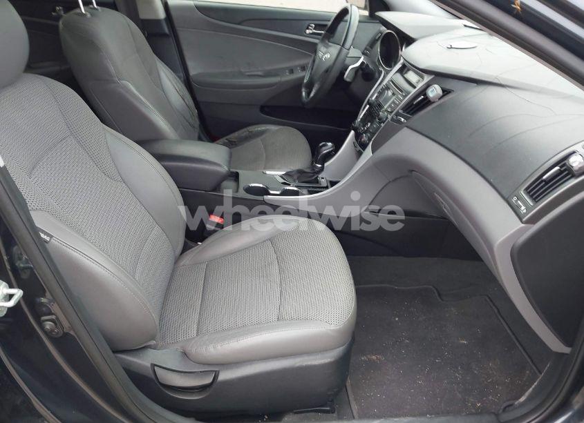 Photo 5 of 2012 Hyundai Sonata SE (VIN 5NPEC4AC8CH437748)