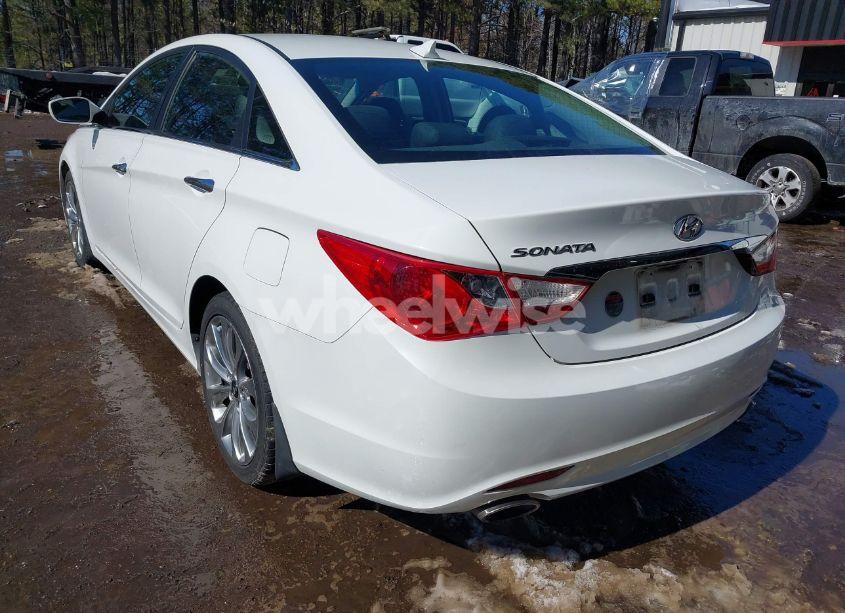 Photo 3 of 2013 Hyundai Sonata SE (VIN 5NPEC4AC8DH556966)