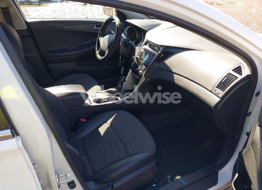 Photo 5 of 2013 Hyundai Sonata SE (VIN 5NPEC4AC8DH556966)