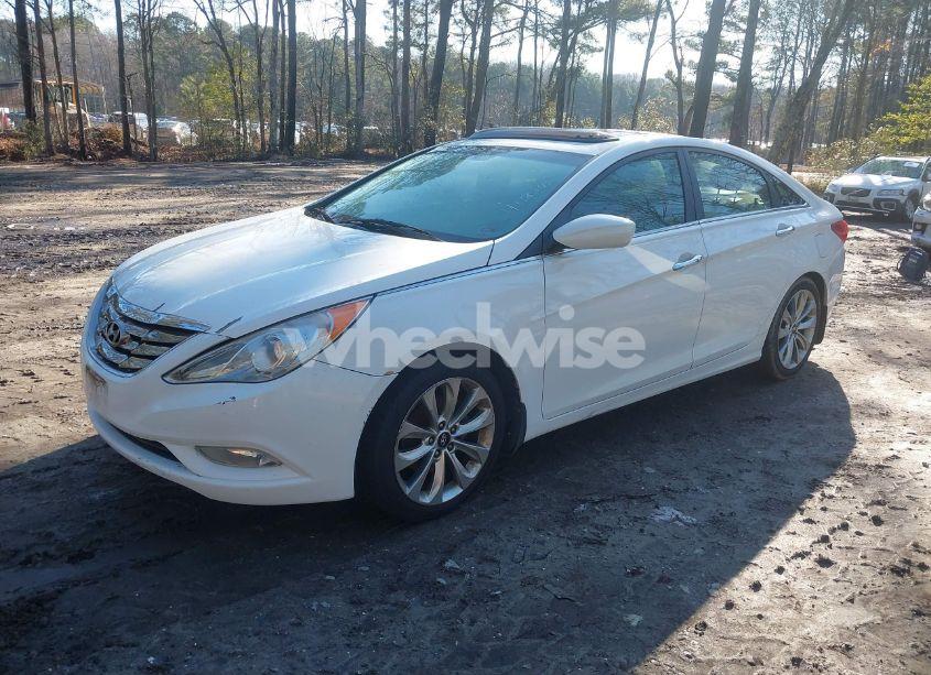 Photo 2 of 2013 Hyundai Sonata SE (VIN 5NPEC4AC8DH578949)