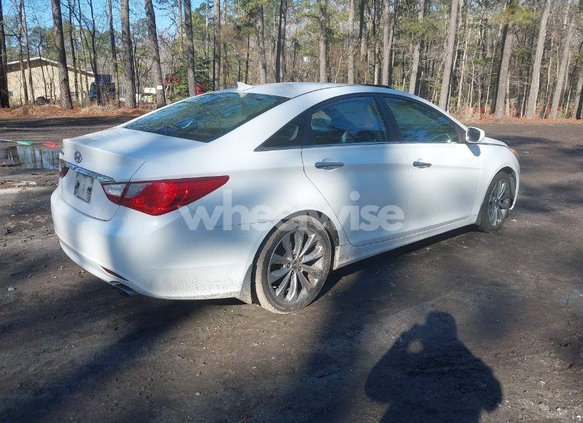 Photo 4 of 2013 Hyundai Sonata SE (VIN 5NPEC4AC8DH578949)