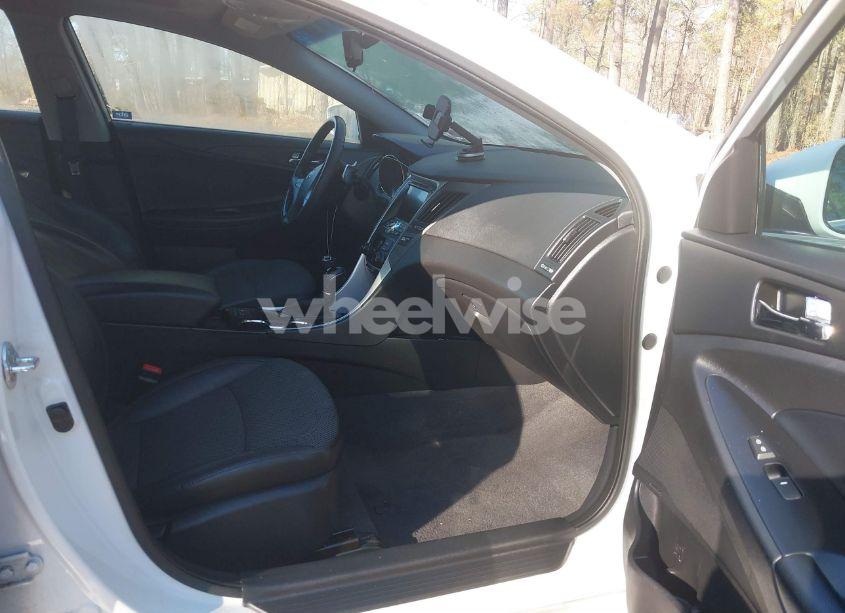 Photo 5 of 2013 Hyundai Sonata SE (VIN 5NPEC4AC8DH578949)