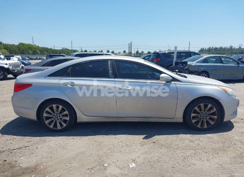Photo 13 of 2013 Hyundai Sonata SE (VIN 5NPEC4AC8DH605650)