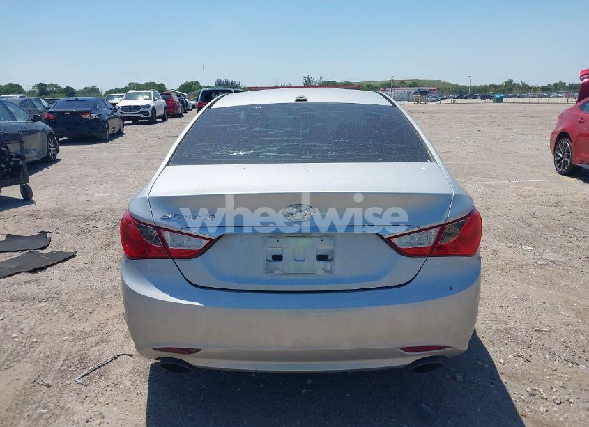 Photo 16 of 2013 Hyundai Sonata SE (VIN 5NPEC4AC8DH605650)