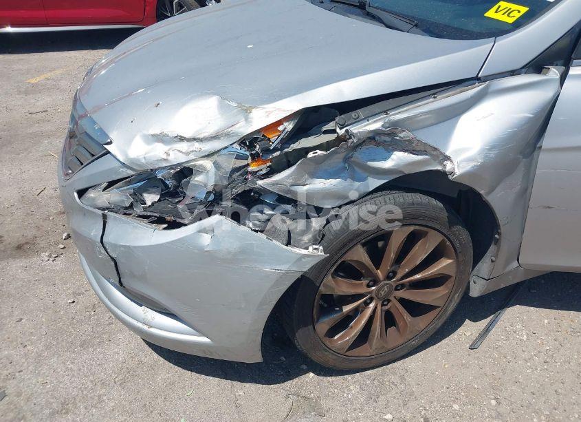 Photo 6 of 2013 Hyundai Sonata SE (VIN 5NPEC4AC8DH605650)