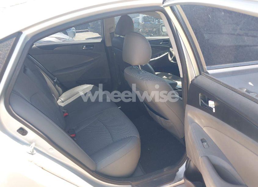 Photo 8 of 2013 Hyundai Sonata SE (VIN 5NPEC4AC8DH605650)