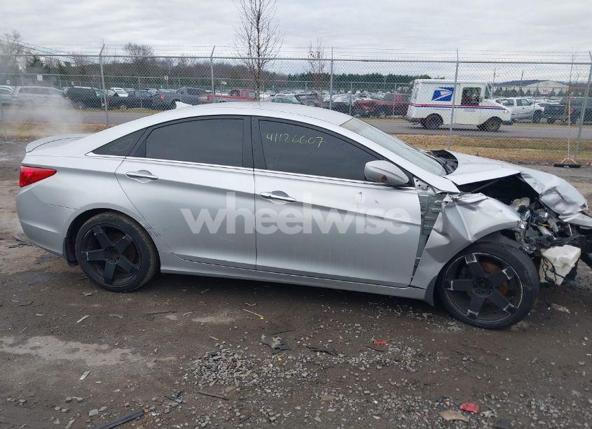 Photo 13 of 2013 Hyundai Sonata SE (VIN 5NPEC4AC8DH611657)