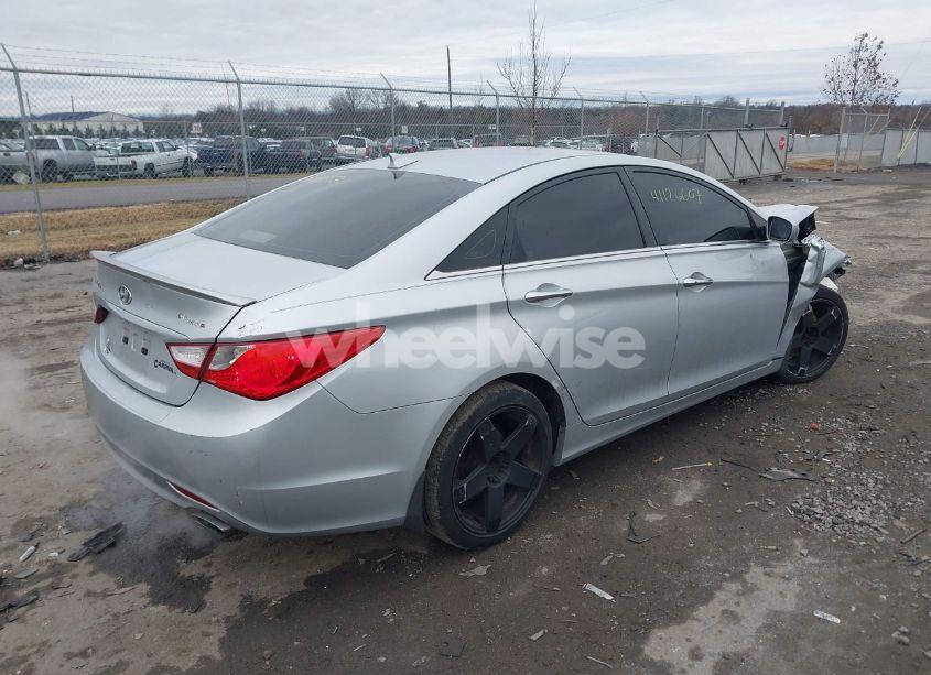 Photo 4 of 2013 Hyundai Sonata SE (VIN 5NPEC4AC8DH611657)