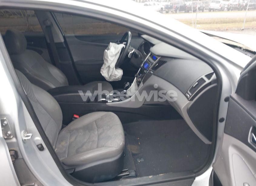 Photo 5 of 2013 Hyundai Sonata SE (VIN 5NPEC4AC8DH611657)