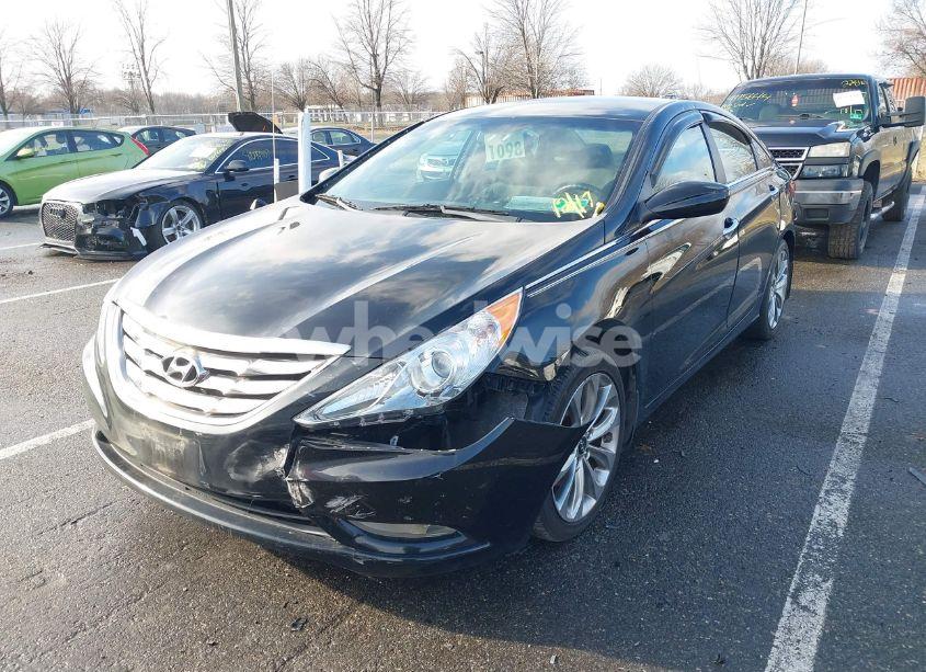 Photo 2 of 2013 Hyundai Sonata SE (VIN 5NPEC4AC8DH634601)