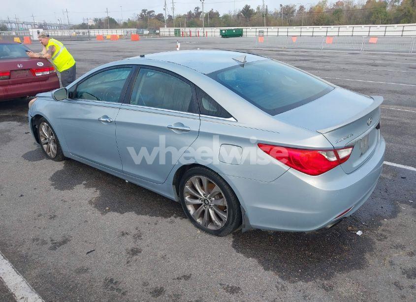 Photo 3 of 2013 Hyundai Sonata SE (VIN 5NPEC4AC8DH645324)