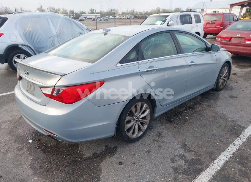 Photo 4 of 2013 Hyundai Sonata SE (VIN 5NPEC4AC8DH645324)