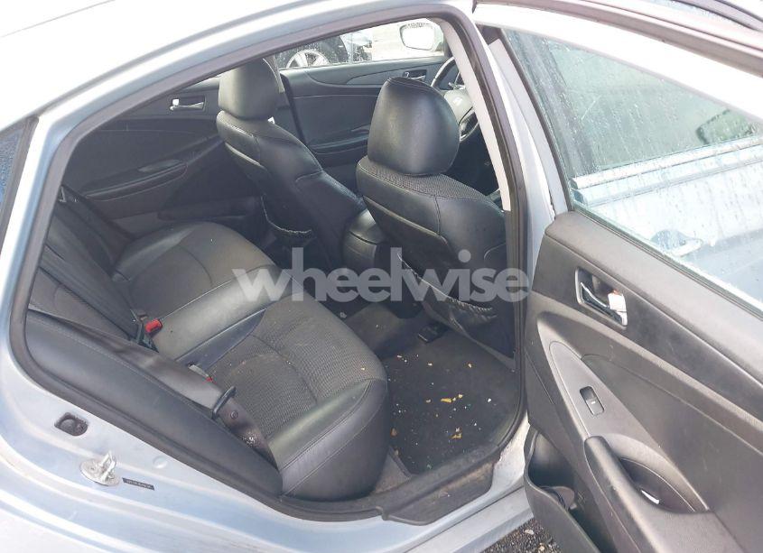 Photo 8 of 2013 Hyundai Sonata SE (VIN 5NPEC4AC8DH645324)