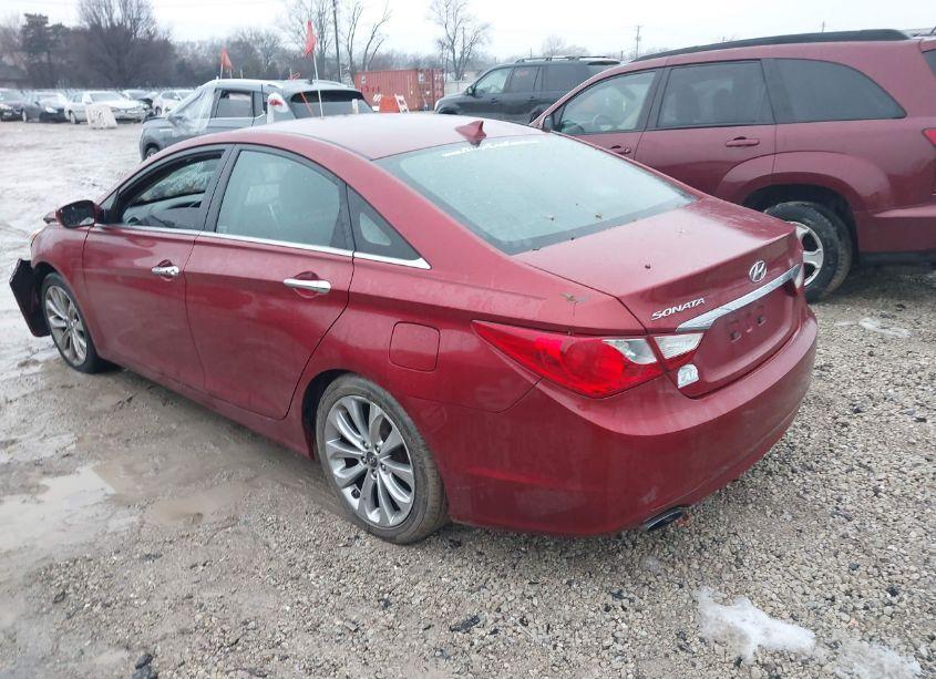 Photo 3 of 2013 Hyundai Sonata SE (VIN 5NPEC4AC8DH674757)