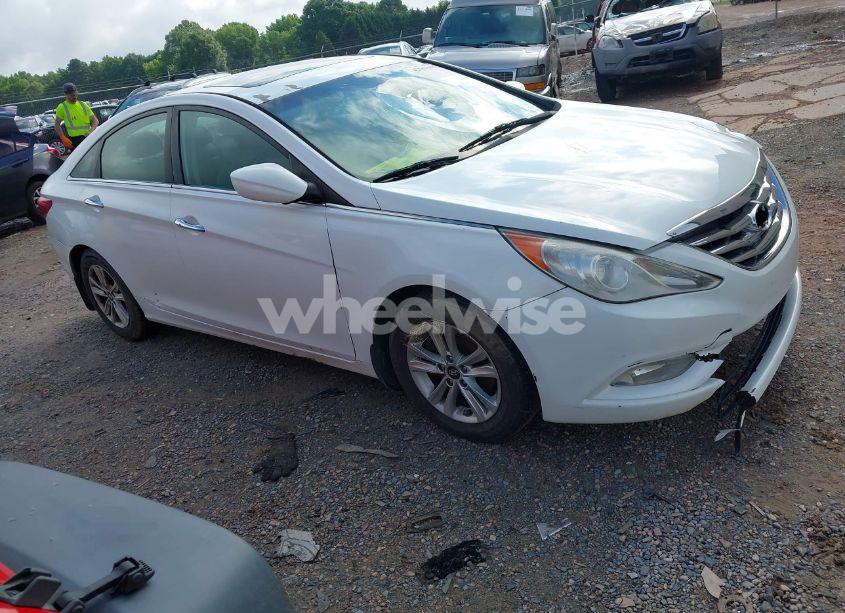 2013 Hyundai Sonata SE (VIN 5NPEC4AC8DH684589) main photo