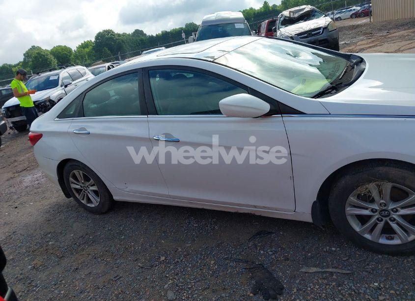 Photo 13 of 2013 Hyundai Sonata SE (VIN 5NPEC4AC8DH684589)