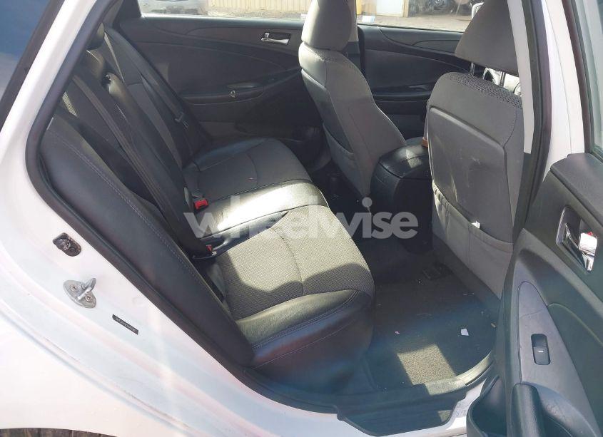 Photo 8 of 2013 Hyundai Sonata SE (VIN 5NPEC4AC8DH684589)