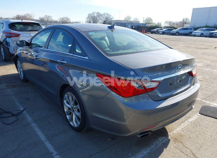 Photo 3 of 2013 Hyundai Sonata SE (VIN 5NPEC4AC8DH783770)
