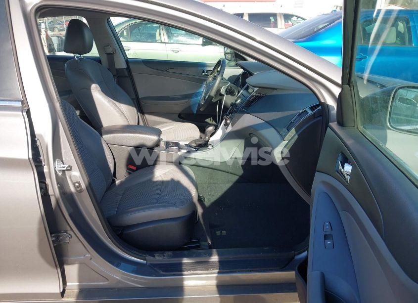 Photo 5 of 2013 Hyundai Sonata SE (VIN 5NPEC4AC8DH783770)