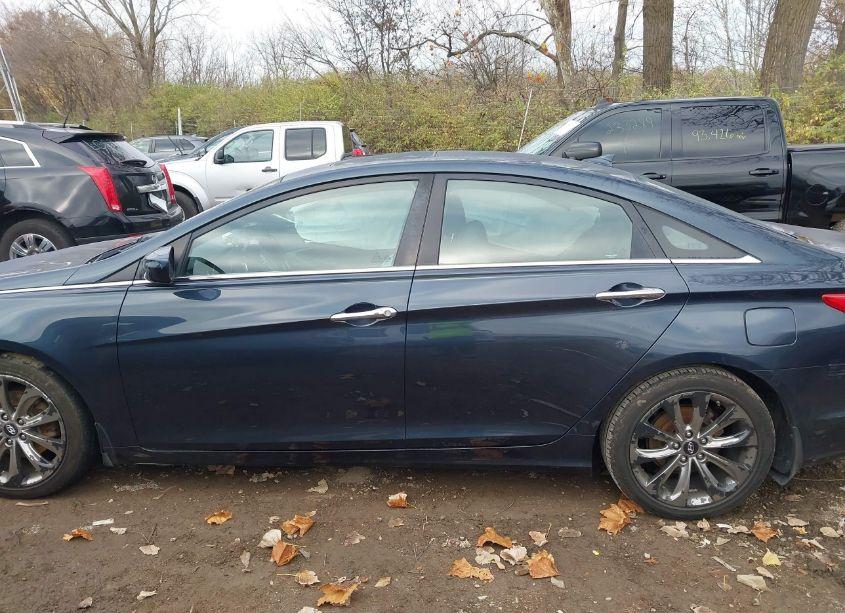 Photo 13 of 2013 Hyundai Sonata SE (VIN 5NPEC4AC8DH789598)