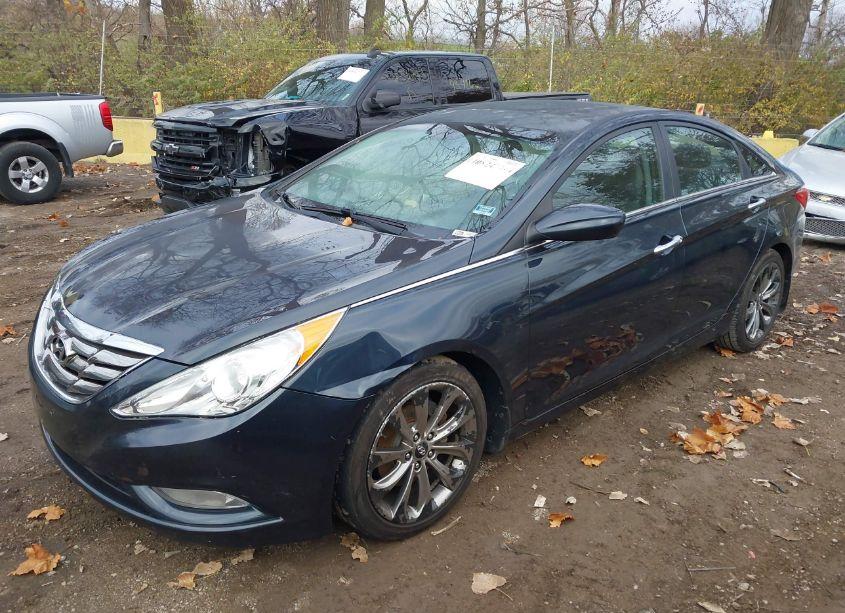 Photo 2 of 2013 Hyundai Sonata SE (VIN 5NPEC4AC8DH789598)
