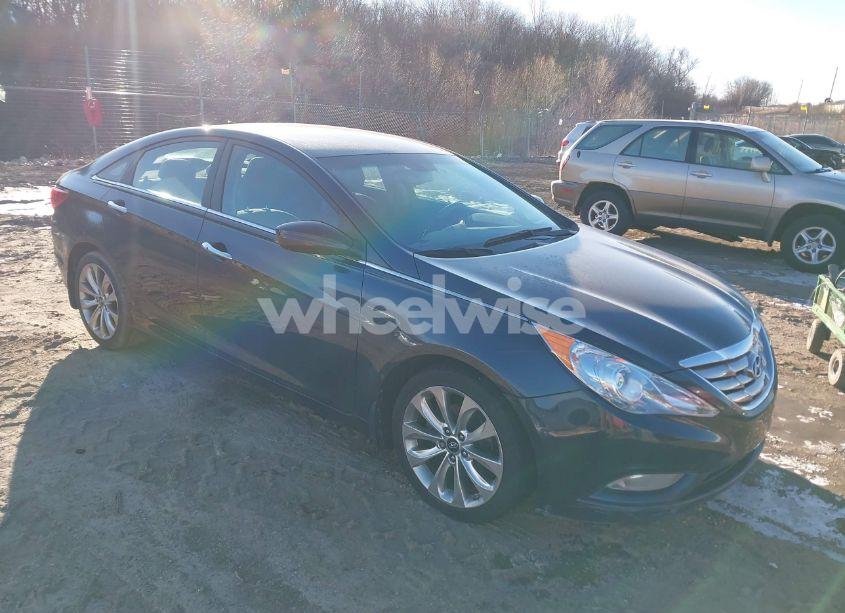 2013 Hyundai Sonata SE (VIN 5NPEC4AC8DH801281) main photo