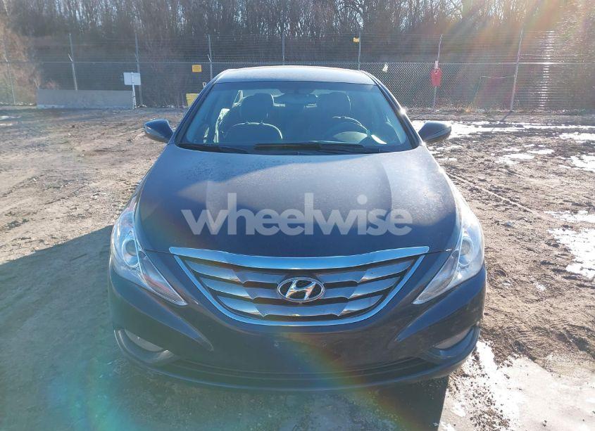 Photo 12 of 2013 Hyundai Sonata SE (VIN 5NPEC4AC8DH801281)