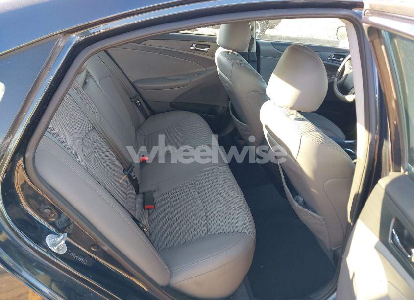 Photo 8 of 2013 Hyundai Sonata SE (VIN 5NPEC4AC8DH801281)