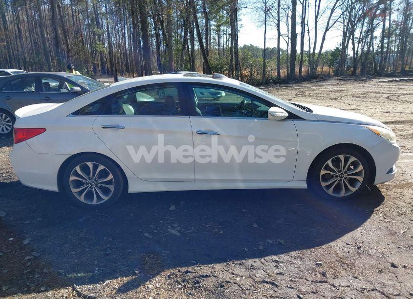 Photo 13 of 2014 Hyundai Sonata SE (VIN 5NPEC4AC8EH862115)