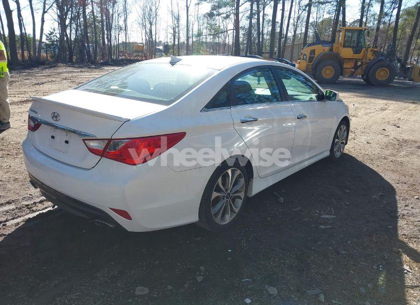 Photo 4 of 2014 Hyundai Sonata SE (VIN 5NPEC4AC8EH862115)
