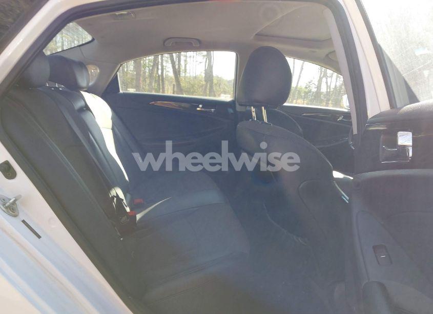 Photo 8 of 2014 Hyundai Sonata SE (VIN 5NPEC4AC8EH862115)