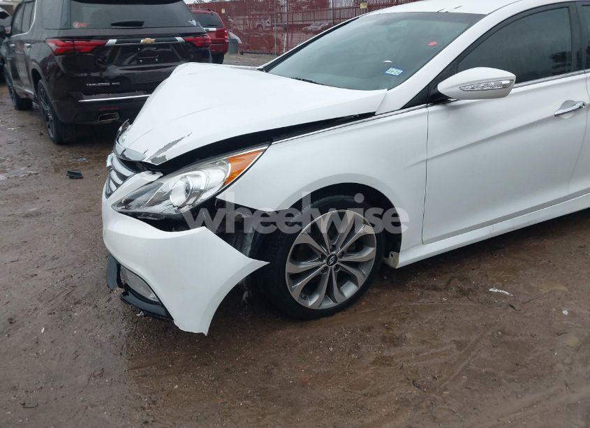 Photo 18 of 2014 Hyundai Sonata SE (VIN 5NPEC4AC8EH922720)