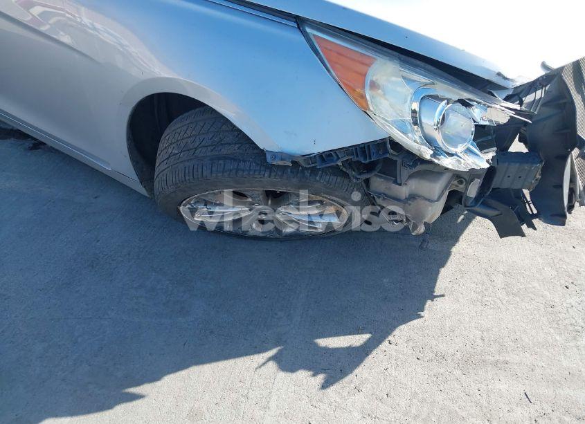 Photo 12 of 2011 Hyundai Sonata SE (VIN 5NPEC4AC9BH035588)