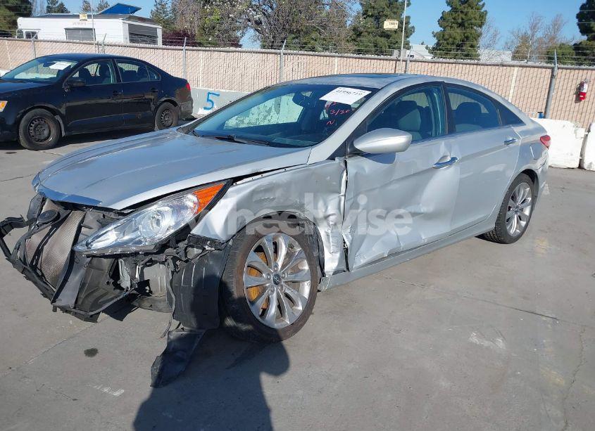 Photo 2 of 2011 Hyundai Sonata SE (VIN 5NPEC4AC9BH035588)